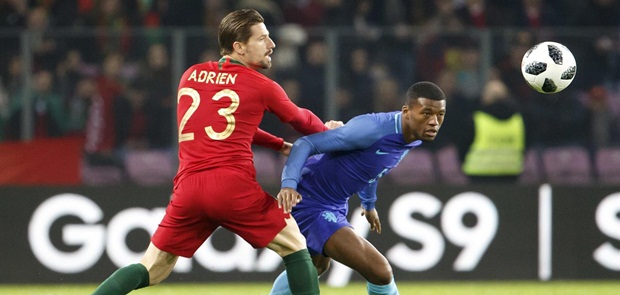 Belanda Hancurkan 10 Pemain Portugal