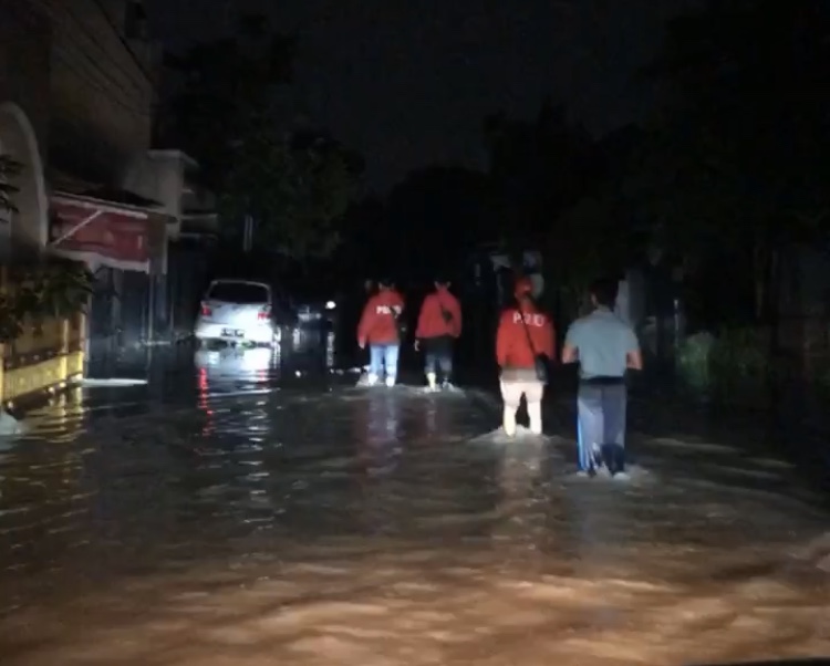 Warga Terdampak Banjir di Serpong Utara Butuh Obat dan Makanan