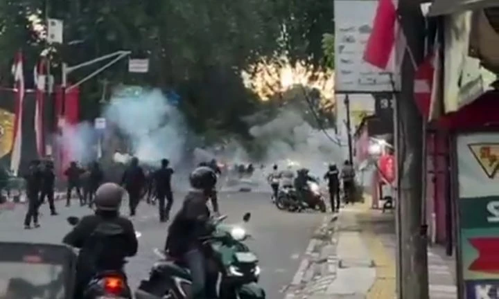 Markasnya Diserang Massa Pada Sabtu Pagi, Brimob Depok Larang Warga Live Streaming