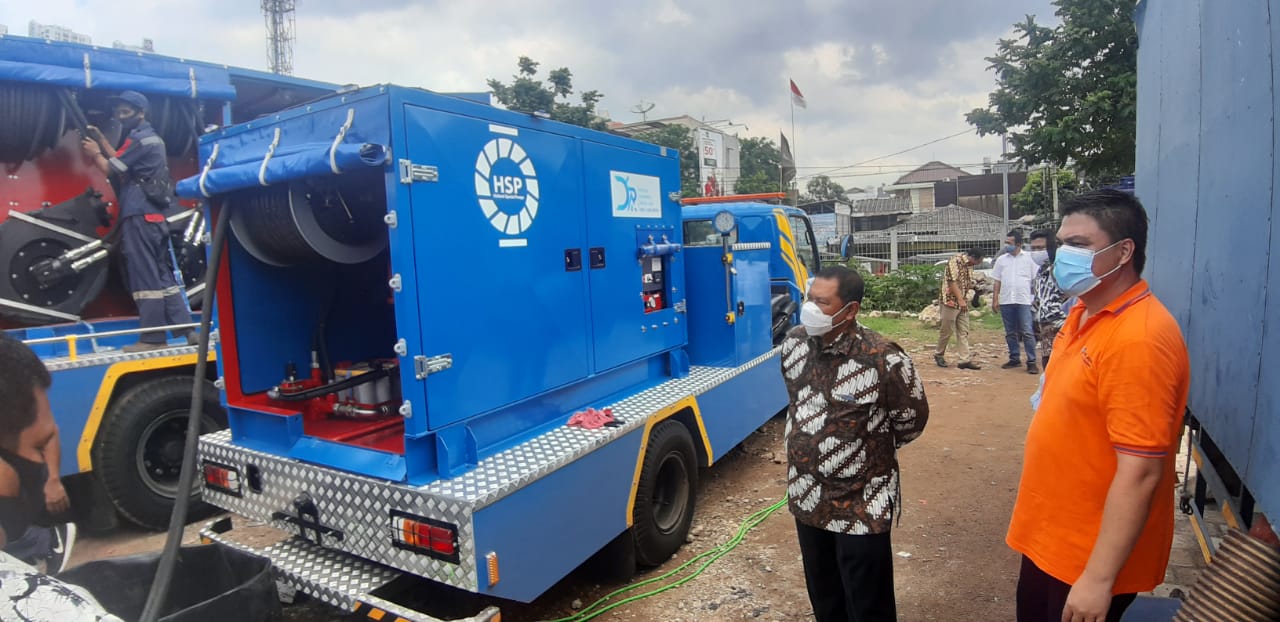 Dinas SDA DKI Uji Pompa Mobile dari Belanda di Kali Asin