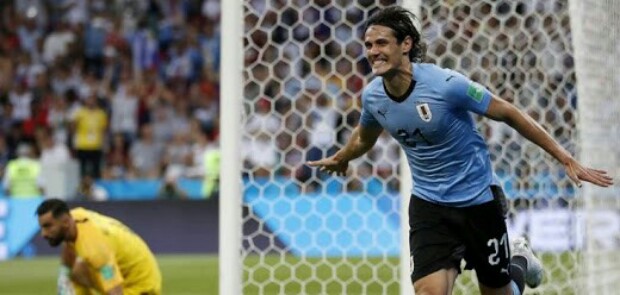 Dua Gol Cavani Pulangkan Portugal