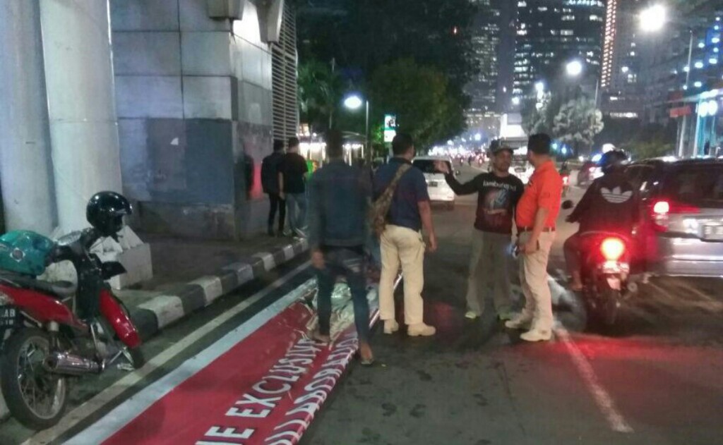 Semua Reklame Bodong Akan Dipasangi Stiker Sanksi