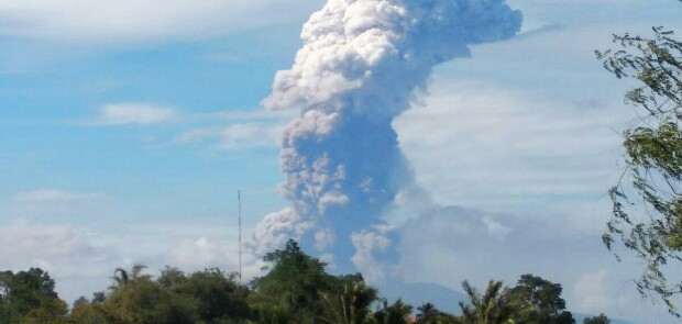 Gunung Soputan di Sulawesi Utara Meletus