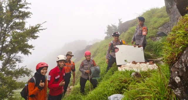 Tim SAR Temukan Lagi Korban Pesawat ATR 42-500 Gunung Bulusaruang, Kali Ini Perempuan