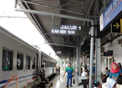 Cukup Isi CLM via Aplikasi JAKI, Naik Kereta Tak Lagi Ketat