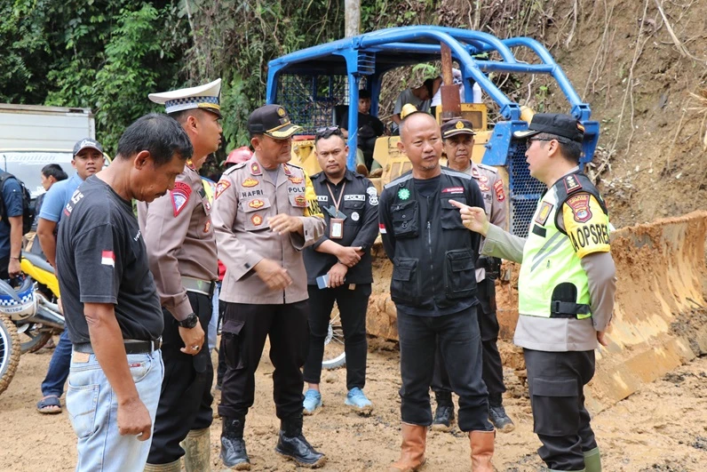 Lokasi Longsor KM17, Jalan Dapat Dilalui H-10 Lebaran