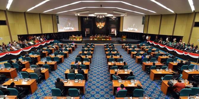 DPRD Dan Pemprov DKI Tandatangani MOU KUA-PPAS APBD DKI 2021 Rp 82,50 Trilyun