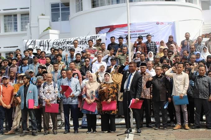 Sampaikan Petisi Bumi Siliwangi, Sivitas Akademika UPI Sentil Moral dan Etika Jokowi