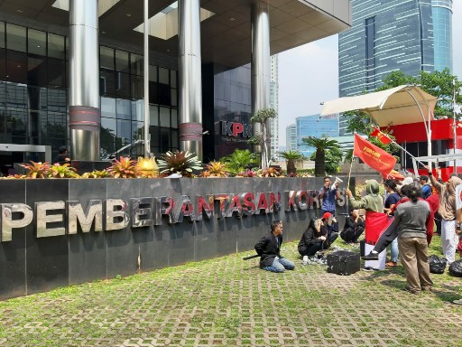 Diduga Dirut Pertamina Terlibat, KPK Diminta Tak Berhenti Usut Kasus PLTU Riau