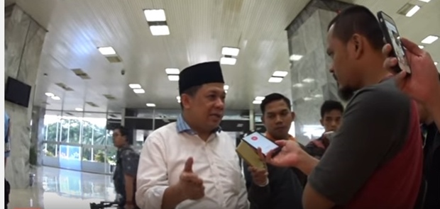 Fahri Hamzah Menduga Polisi Sangkaan Makar Sekjen FUI Dari Pesanan