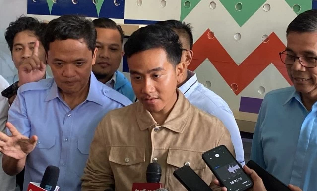 Gibran Ngaku Tak Lakukan Kegiatan Politik Saat Bagi-bagi Susu di CFD Jakarta