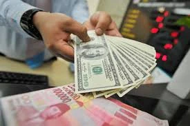 Pasar Tunggu Pengumuman BI Rate, Rupiah Jatuh ke Rp. 16.420/Dolar AS