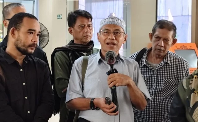 Membongkar Kemunafikan