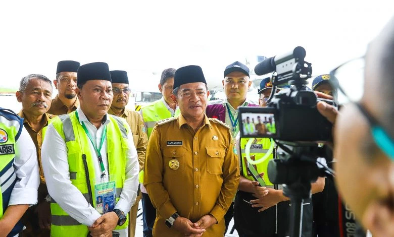 Pj Gubernur Sumut Lepas Pemberangkatan 360 Jamaah Haji Kloter I asal Asahan