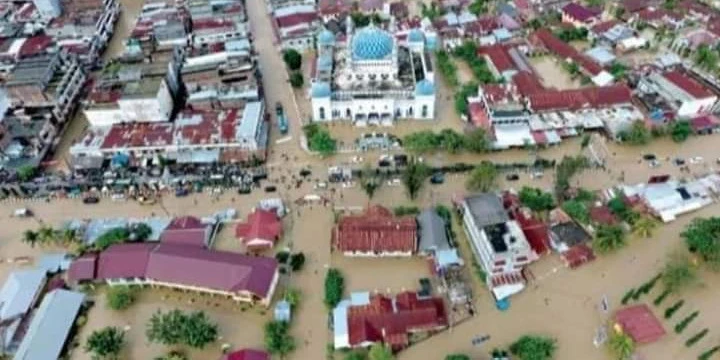 Wilayahnya Lumpuh Dikepung Banjir, Bupati Aceh Timur Minta Bantuan Presiden