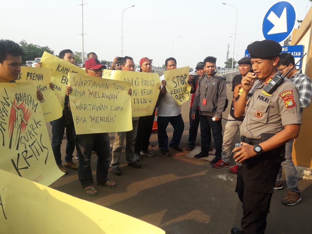 Puluhan Wartawan Tuntut Kapolres Tangkap Oknum Pelaku Kekerasan Terhadap Jurnalis