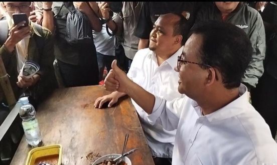 Hari Pertama Kampanye, Anies ke Tanah Merah dan Jembatan Merah, Pulang Naik Commuter Line