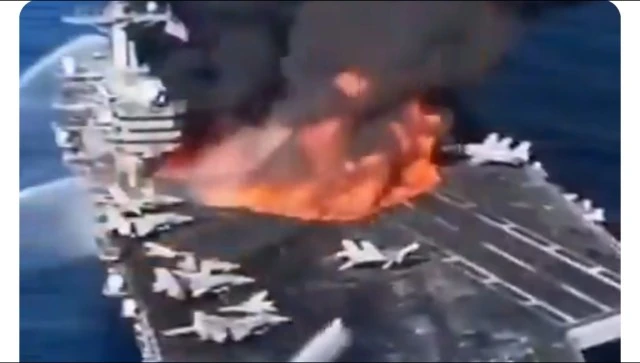 Kapal Perusak AS Terbakar Hebat Dihajar Rudal Iran, Pesawat Bombernya Ditembak Jatuh