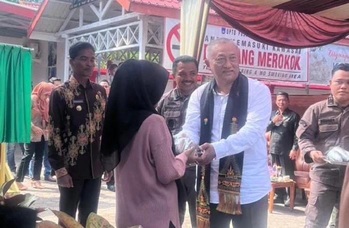 Tangani Stunting, Kejati dan DKP Aceh Bagi Ikan Fresh