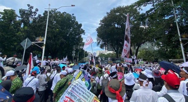 Ingin Diangkat Jadi PPPK atau ASN, Ribuan Guru Madrasah Demo di Monas
