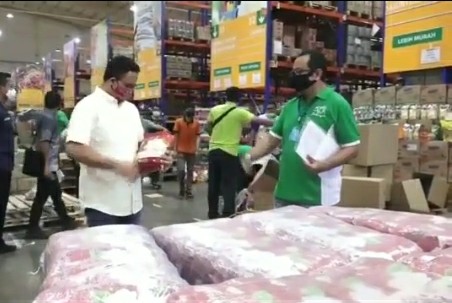 Anies Terbitkan Kepgub Tentang Penerima Bansos