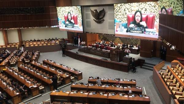 Hanya 2 Fraksi Nolak, DPR Sahkan RUU Kesehatan