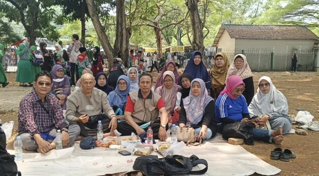Dizalimi, Ratusan Guru Bantu Akan Lobi Gubenur Jakarta dan PTUN-kan Kemendiknasmen