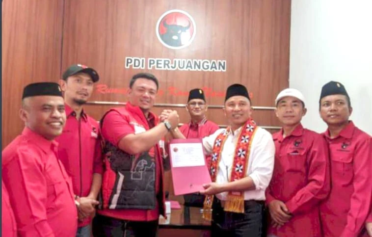 Perdana Parosil Mabsus, Mengambil Berkas Pendafataran Pencalonan Cabup