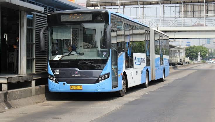 Atasi Penumpukan Penumpang, PT Trans Jakarta Atur Posisi Antrian Hingga Tahan Kedatangan Bus