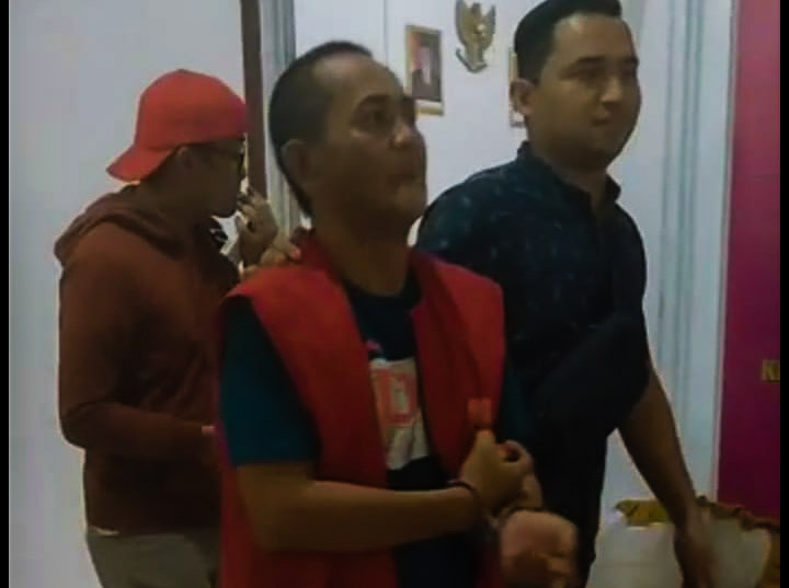 Kepala Kampung Argomulyo Kecamatan Banjit Way Kanan Di Jemput Paksa Terkait  Dugaan Korupsi Bansos