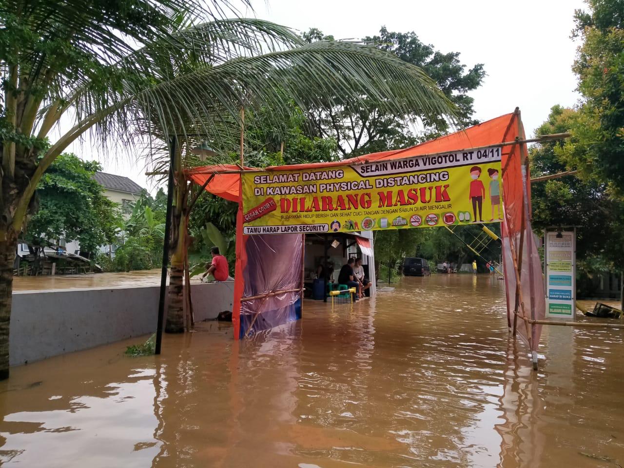 Tanggul di Pamulang Jebol, Luapan Kali Angke Banjiri Warga Ciputat dan Serpong