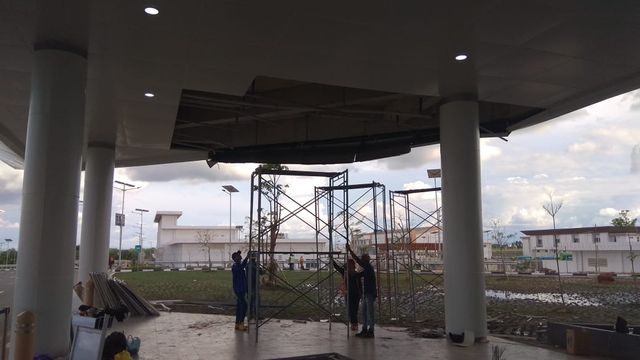 11 Hari Diresmikan Jokowi, Bandara Syamsudin Noor Banjarmasin Ambruk Atapnya