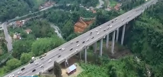 Luhut: China Tidak Dapat Mengatasi Pergeseran Tanah Kereta Cepat Jakarta-Bandung