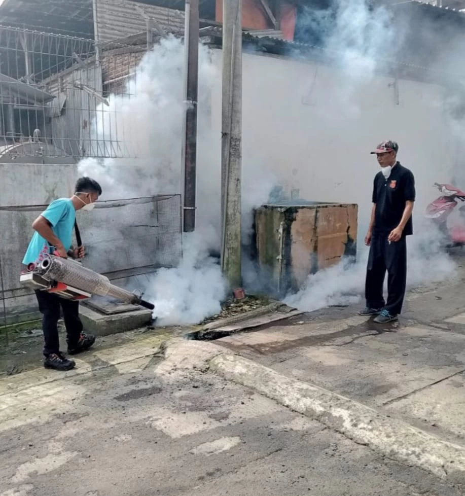 Memasuki Musim Penghujan Nakes Pajar Bulan Melakukan Fogging
