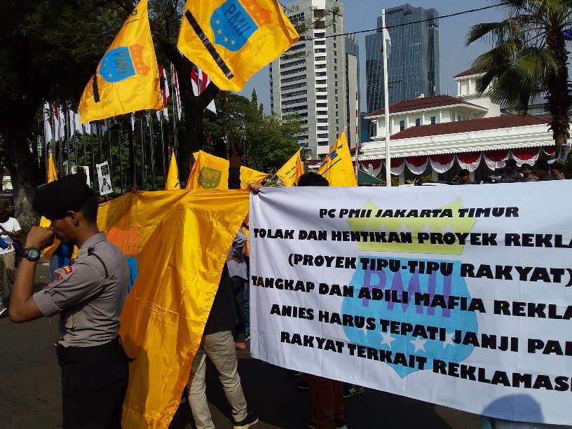 PMII Desak Anies Stop Semua Pembangunan di Pulau Reklamasi