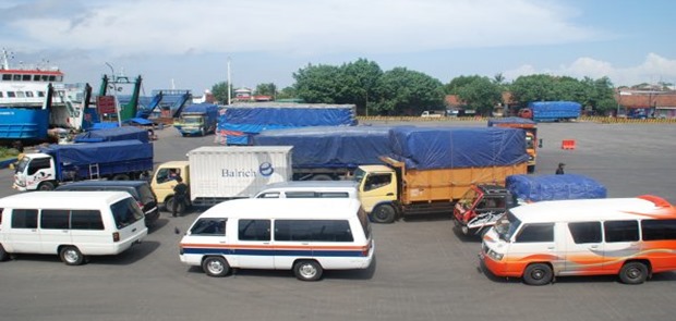 Kapal Ferry Barang Jakarta-Surabaya Resmi Beroperasi