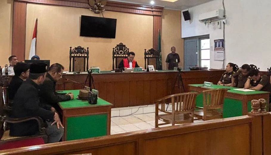 Terkait Ijazah Jokowi, PN Solo Tolak Praperadilan Gus Nur Yang Tuntut Ganti Rugi Rp 4,2 Miliar