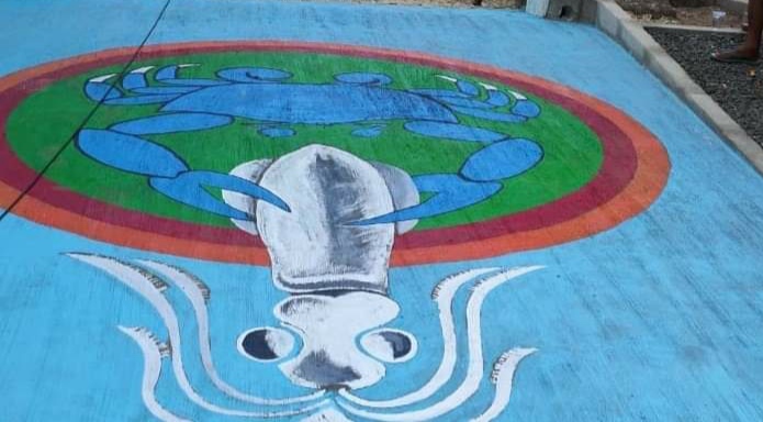 Sambut Pelancong, Mural Cumi Ini Hiasi Pantai Karma