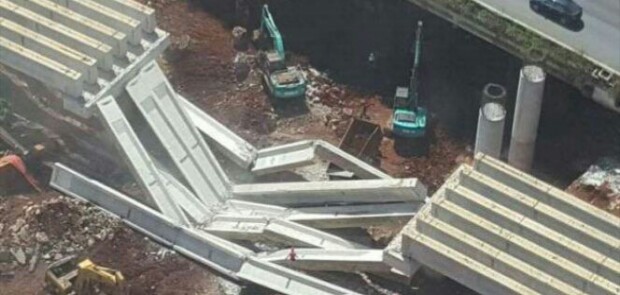 Bantalan Jalan Tol Depok-Antasari Ambruk