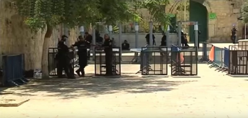 Usai Sholat Isya Polisi Israel Tembak Imam Besar Masjid Al Aqsa