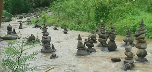 99 Tumpukan Batu Aneh Gegerkan Warga Cidahu